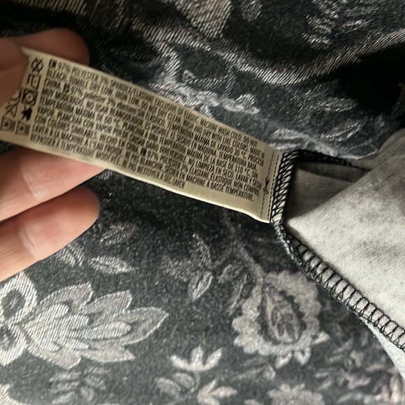 Used Forever 21 XL - Picture 4 of 4